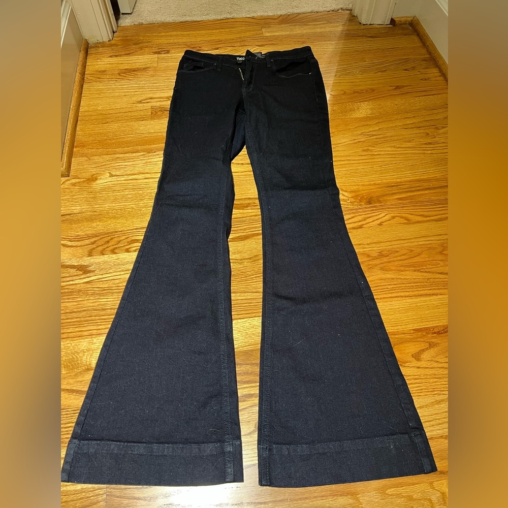 EXTRA FLARE JEAN